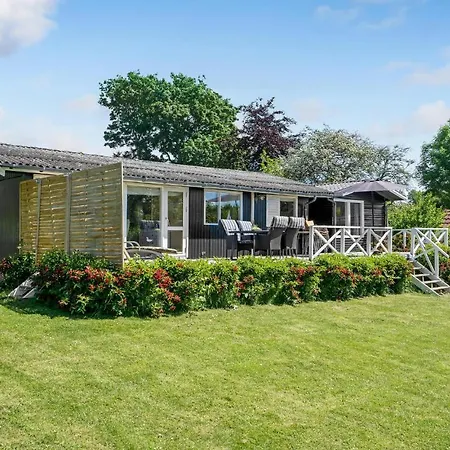 Beautiful In Vordingborg With House Sea View Feriehus